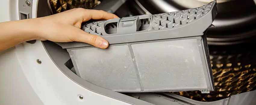 Signs Of A Clogged Dryer Lint Trap in Beverly Glen, California